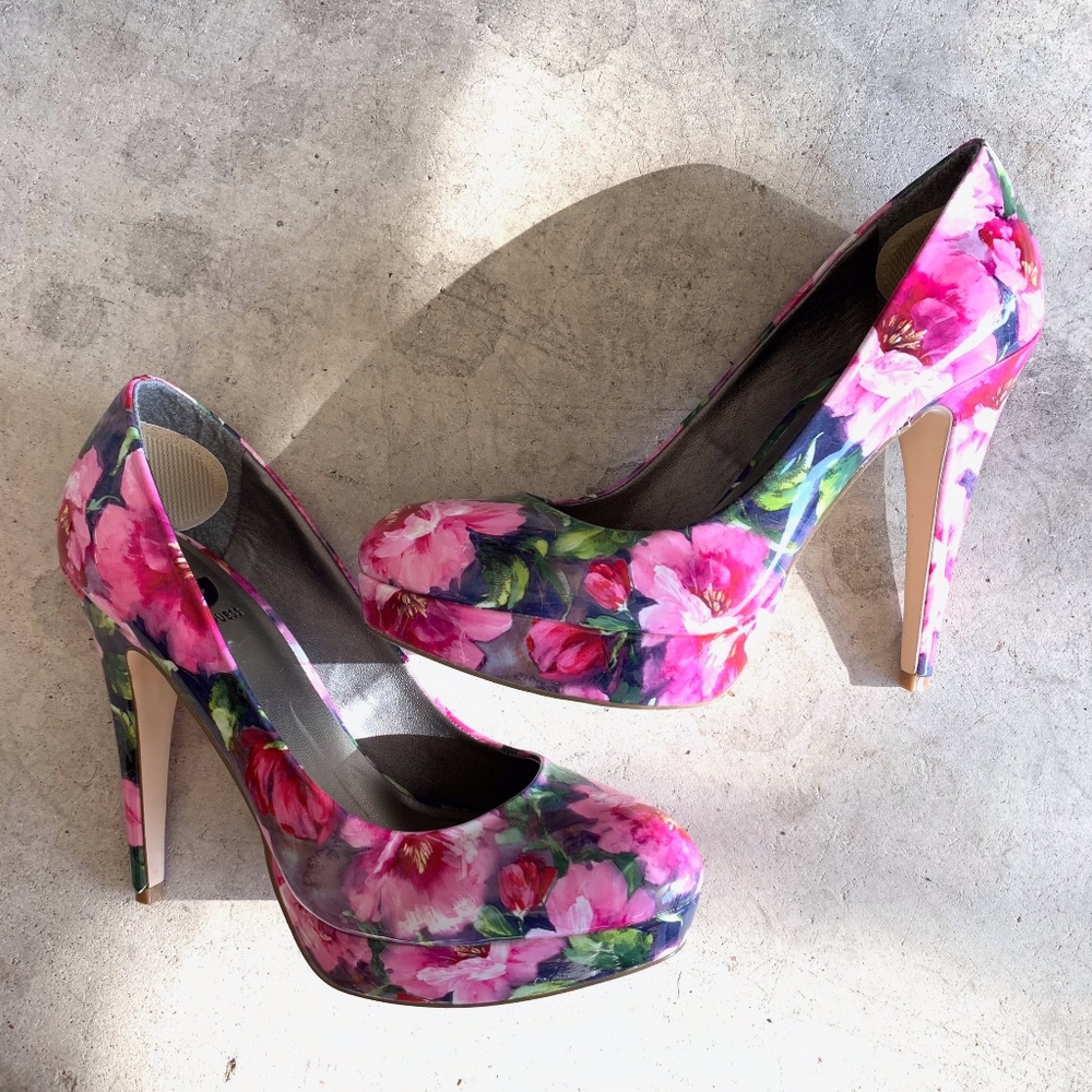 G by Guess Floral Print Slip-on Platform Heels